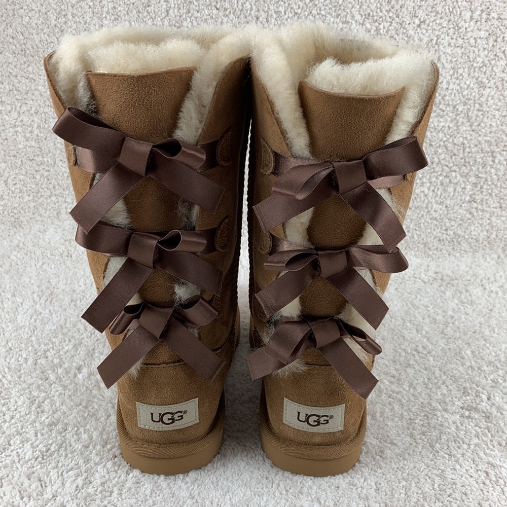 Ugg Kid's Bailey Bow/ Tall Size 2 - Picture 4 of 8
